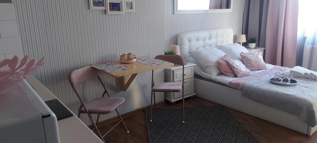 Pokoje U Camili Rewa Exteriör bild